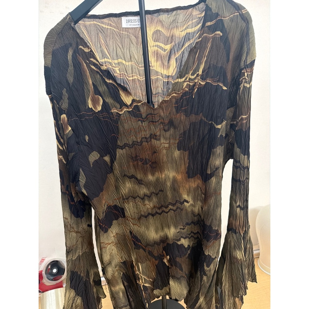Dress-U-II by Sharon Abstract Plisse Pleated Bell Sleeve V-Neck Top Earth Tones